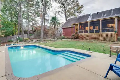 Image de Welcoming Brandon Home w\/ Pool & Screened-In Deck