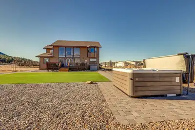 Image de Scenic Flagstaff Home w/ Hot Tub & Mountain Views