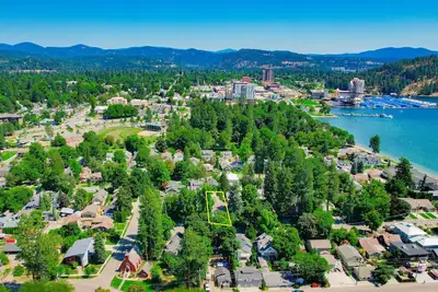 Image de Luxurious, Beautiful, Modern Lake Home- 5 mins walk to Lake Cda and Downtown