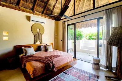 Image de Stunning studio with plunge pool, kitchenette, internet, & walk-in shower