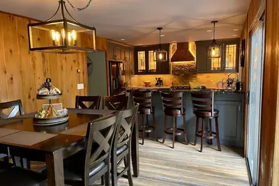 Image de Mountain Retreat. Perfect for large groups. Early check-in/late checkout.