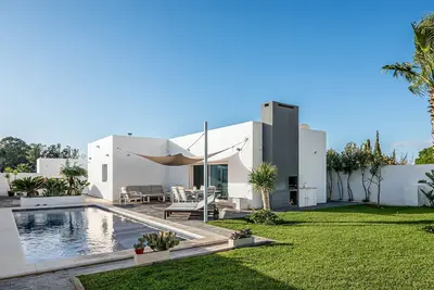 Image de Villa \"Chill Out Of City 2\" avec piscine privée, Wi-Fi et climatisation