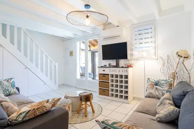 Image de Villa 'Maison 4 Chambres Fb112' avec terrasse privée, Wi-Fi et climatisation