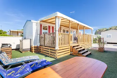 Image de Mobile Home 'Camping Mar Estang' avec vue sur le lac, piscine partagée et climatisation
