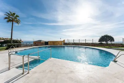 Appartement \"Alhamar Beach\" avec vue sur la mer, piscine partagée et Wi-Fi