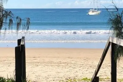 Image de Beachfront Apartment with Direct Beach Access