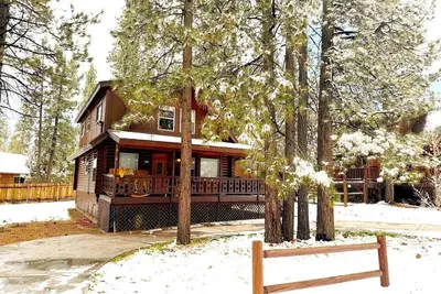 Image de Cubs Cabin - Centrally Located, Fireplace, Deck, Barbecue