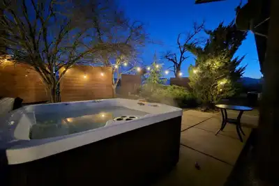 Image de Spacious Ranch Cabin w\/Private Hot Tub near Medford, Or