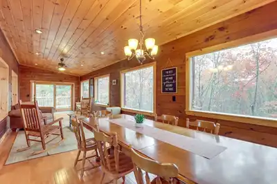 Image de Blue Ridge Cabin w/ Hot Tub, 5 Mi to Downtown!