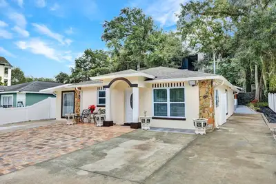 Image de Beautiful Vacation Home w/patio area- 5 min from Busch Garden, Clearwater Beach.