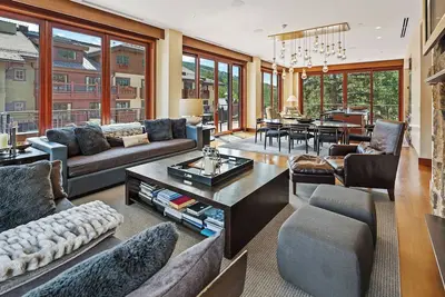 Image de Solaris Combined Penthouses - ski locker, amenities, 6 beds + den!