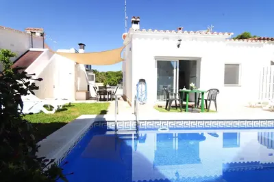 Image de -Maison cosy avec piscine privée, Barbecue et Wifi