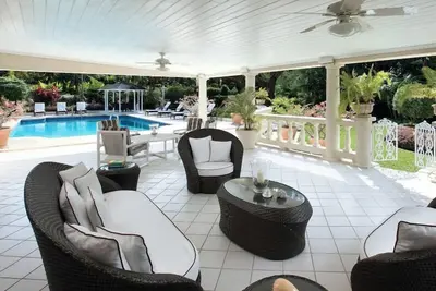 The perfect choice for families or groups of friends featuring 6 bedrooms