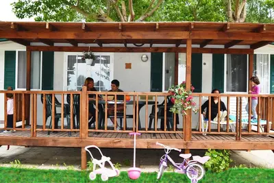 Image de Chalet au lac Trasimène avec sports nautiques