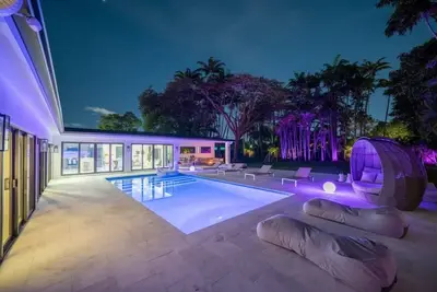 Image de Luxury Villa Azure with Heated Pool 20min to Beach