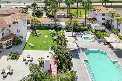 Image de Perfect Coastal Escape! Onsite Pool, Parking, Pets Allowed!
