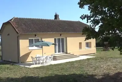 Image de Maison rénovée avec jardin, terrasse et Wi-Fi à Coutansouze