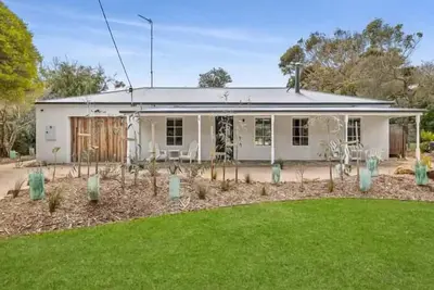 Image de Inlet Cottage I Walk to Beach, cafes and more. . .