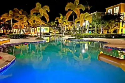 Image de Perefect Getaway in Aquatika Elevated View to Pool and Gardens