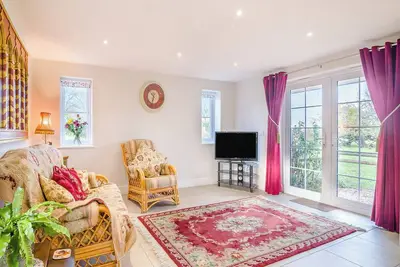 Image de 2 chambres Ă coucher Ă Lower Wick, Dursley