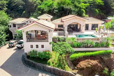 Image de 3br Getaway | Infinity Pool + Pickleball