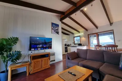 Image de *The Hideout - Lake Views l WiFi l Pet Friendly l Bbq