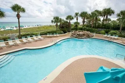 Image de 1150 Gorgeous Beach Front Views ~ Heated Pool ~ 3 bdrms /3 Baths\n~ Book June 27