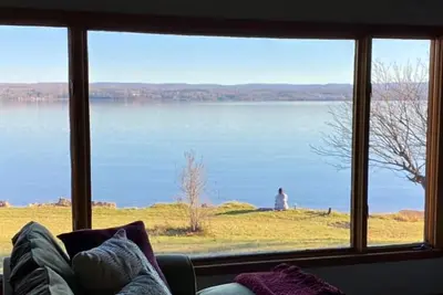 Image de 235 Ft Private Lake Superior Shoreline, Kayaks, PingPong Table