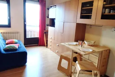 Image de Studio rénové au pied des pistes avec balcon