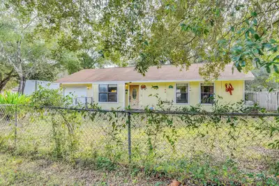 Image de Pet-Friendly Freeport Home - 2 Mi to Beach!