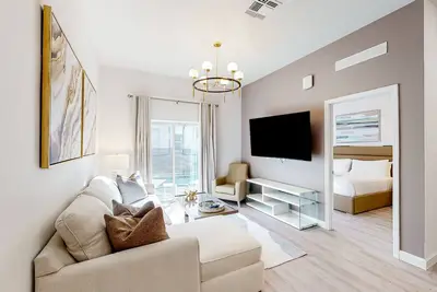 Image de Two-story, dog-friendly townhouse with a lanai, private pool, & washer/dryer
