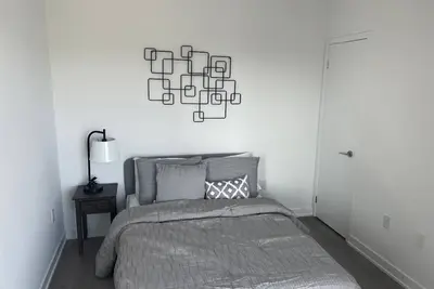 Image de Cozy 2 Bedrooms Plus One Full Bath In The New Downtown Vaughan, Mins From Subway