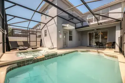 Image de 20% Off Family Oasis Villa 5br 2 En-Suite Private Pool & Spa & Ping PongTable\n\n