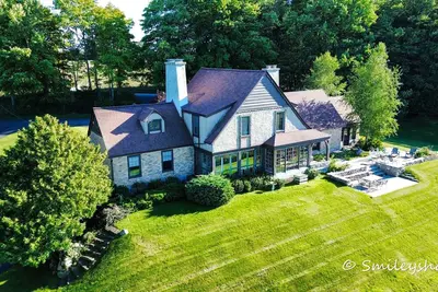 Image de Large Historic Home with views of Crystal Lake & Lake Michigan