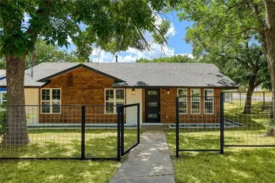 Image de South Austin Modern Home. Great for Long Term Stays