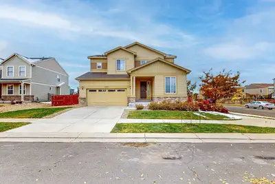 Image de Modern apt near parks/dining/groceries with Ac & WiFi - 11 mi. from Dia/Den