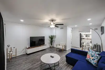Image de Relax Full 2br/2b w/Pool & Spa Near OldTown & Bars