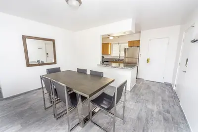 Image de Perfect Full 2br: Heated Pool Across from Shops