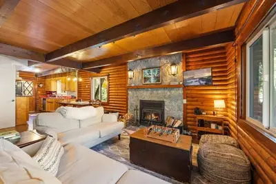Image de Cozy 4 Br Cabin in North Lake Tahoe's Serene Lakes
