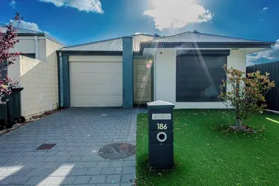 Image de Spectacular 3 Bedroom, 2 Bathroom Home.