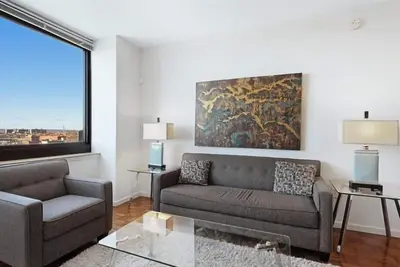 Image de Luxury 1br | Full Kitchen | Steps from Path | by Gls