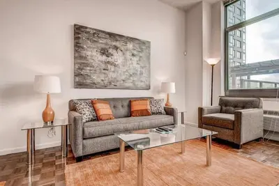 Image de Spacious 2br | Full Kitchen | Washer/Dryer | by Gls