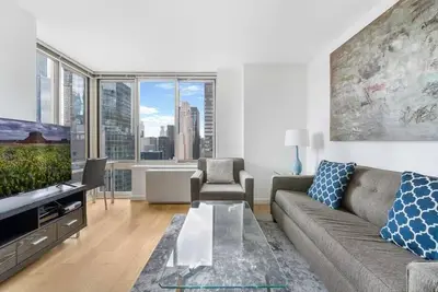 Image de Upscale 2br | Gym + Terrace | Midtown