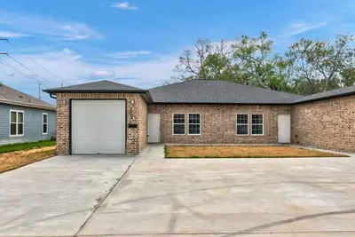Image de Rent room A in this tranquil and quiet neighborhood.