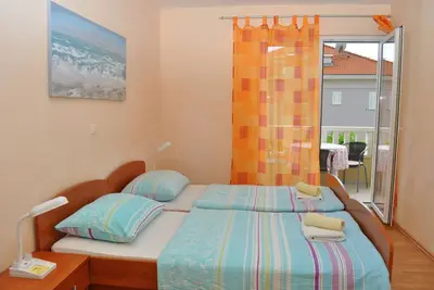 Image de Appartement de deux chambres avec le balcon et la vue sur le mer Makarska (A-14667-a)