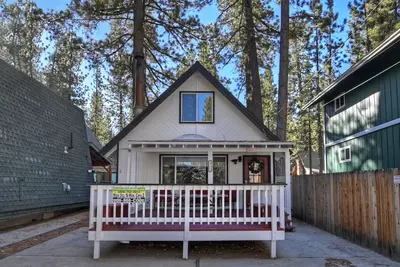 Image de Peregrine Pines By Destination Big Bear: Close to Bear Mountain, Golf Course and Zoo! Hot Tub!