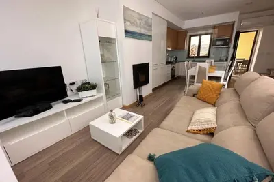 Image de Maison de ville à 2 minutes à pied du Centre ville et de la Plage