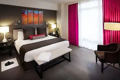 Image de Retreat to Understated Elegance! 4 Family-friendly Units, Rooftop Pool