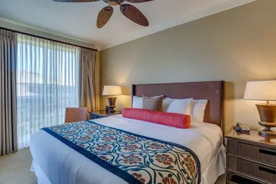Image de Beach paradise: Elegant Views with Full Kitchen, Onsite Parking and Pool View
