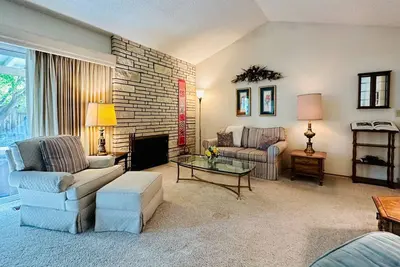 Image de A Cozy Den in Sherwood Forest